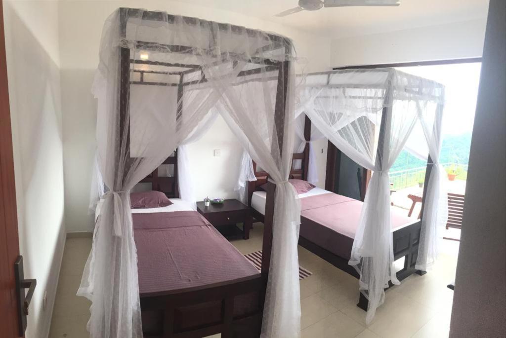 Lotus Villa Kandy เปราเดนิยา ภายนอก รูปภาพ