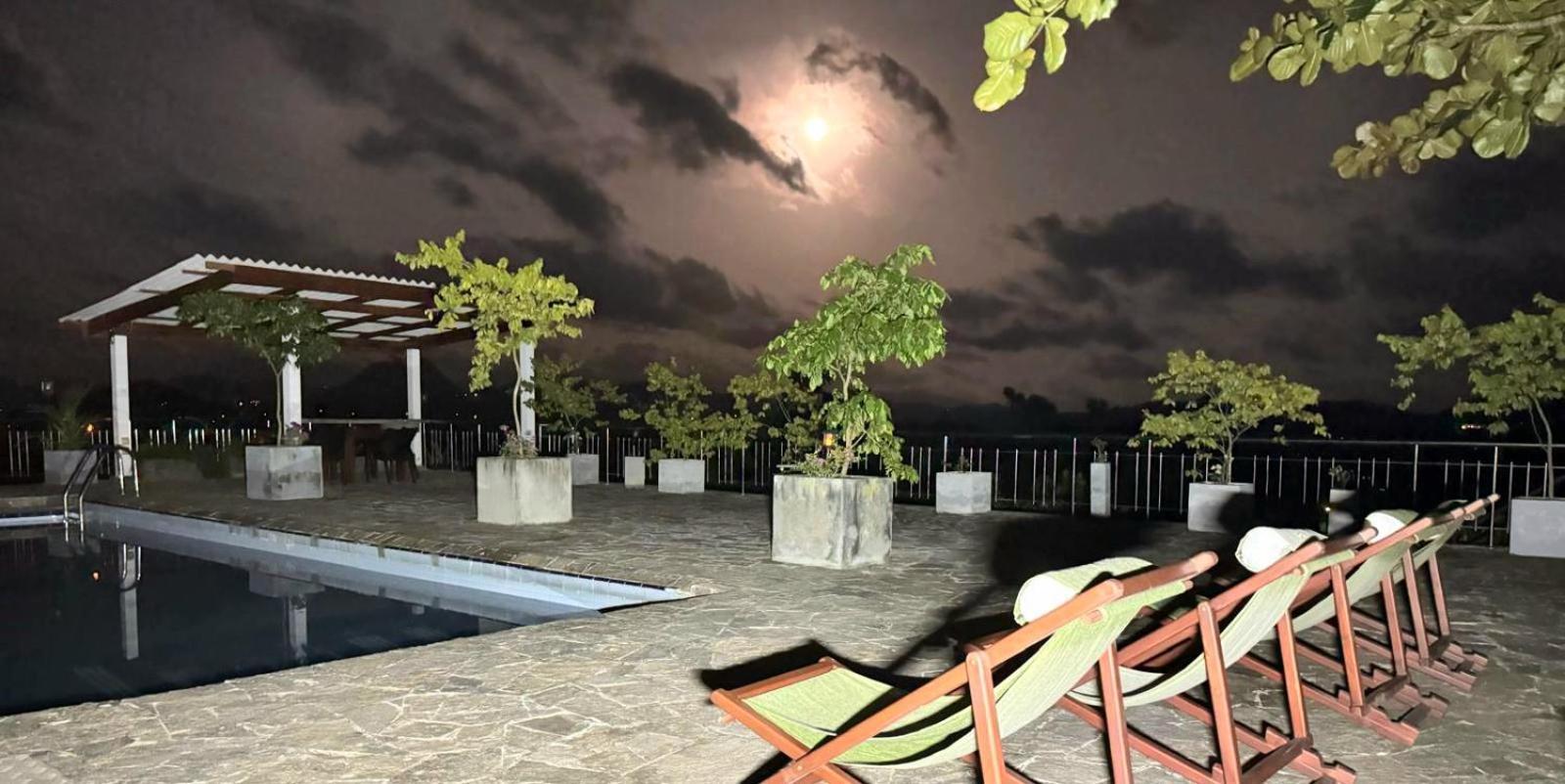 Lotus Villa Kandy เปราเดนิยา ภายนอก รูปภาพ