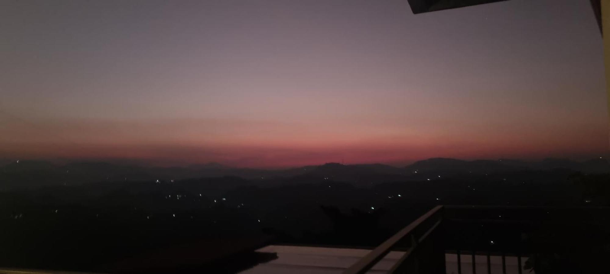 Lotus Villa Kandy เปราเดนิยา ภายนอก รูปภาพ
