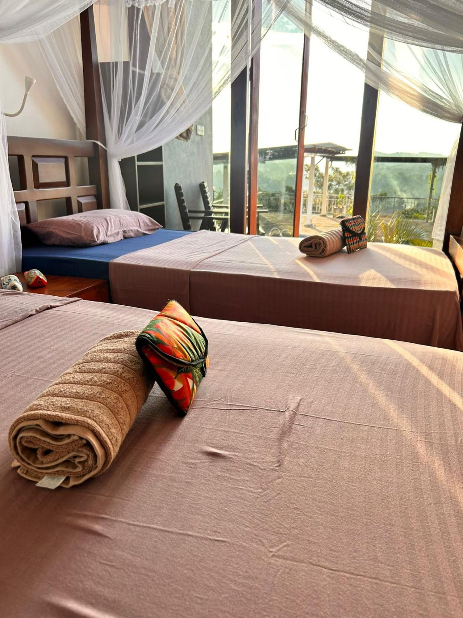 Lotus Villa Kandy เปราเดนิยา ภายนอก รูปภาพ