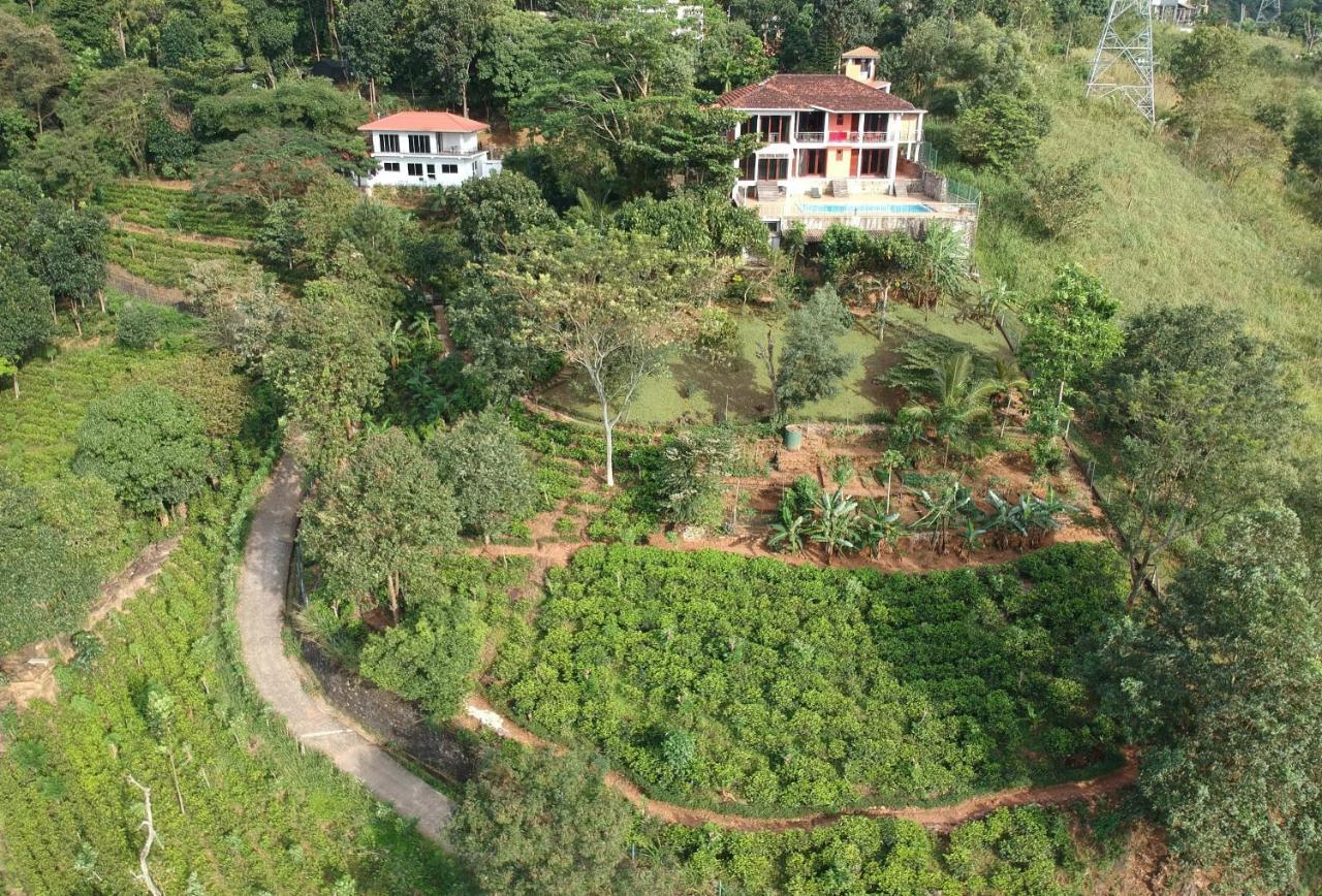 Lotus Villa Kandy เปราเดนิยา ภายนอก รูปภาพ
